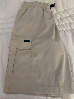 🔥Men's Taupe Cargo Shorts with Elastic Waist and Pocket Flap. Dorm Comfort